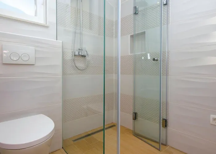 Будинок відпочинку Luxury Malo Трогір