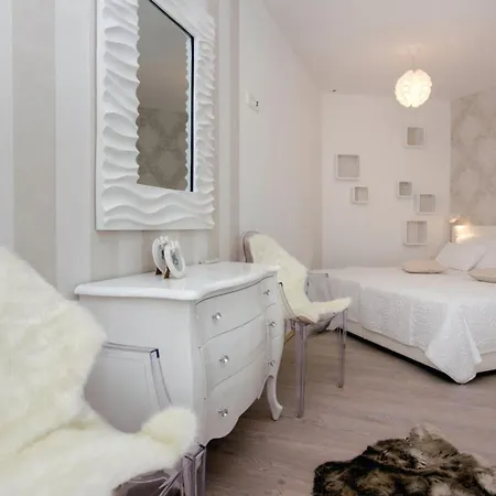 Luxury Malo Дом отдыха Трогир