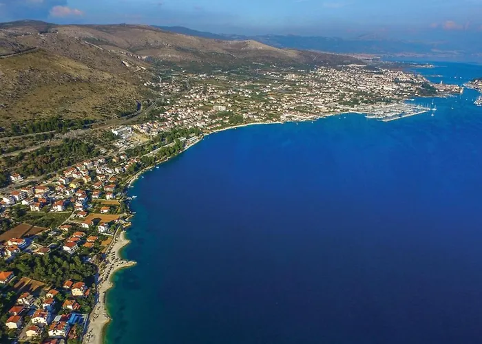 Luxury Malo Τρογκίρ