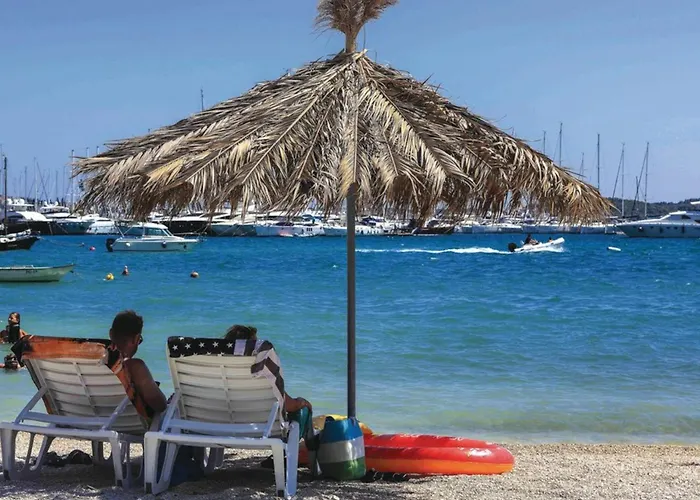 Luxury Malo * Τρογκίρ