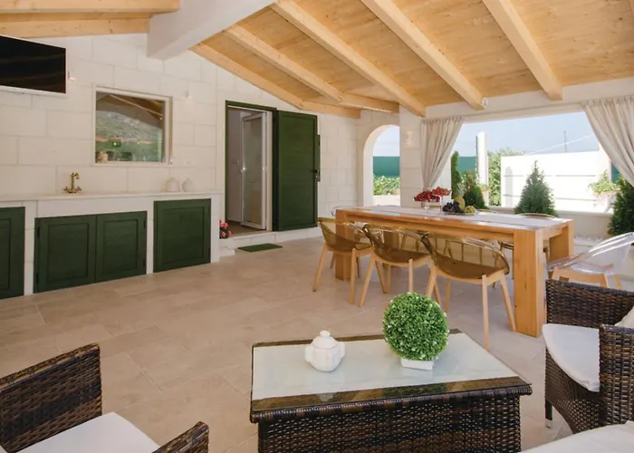 Σπίτι διακοπών Luxury Malo Τρογκίρ